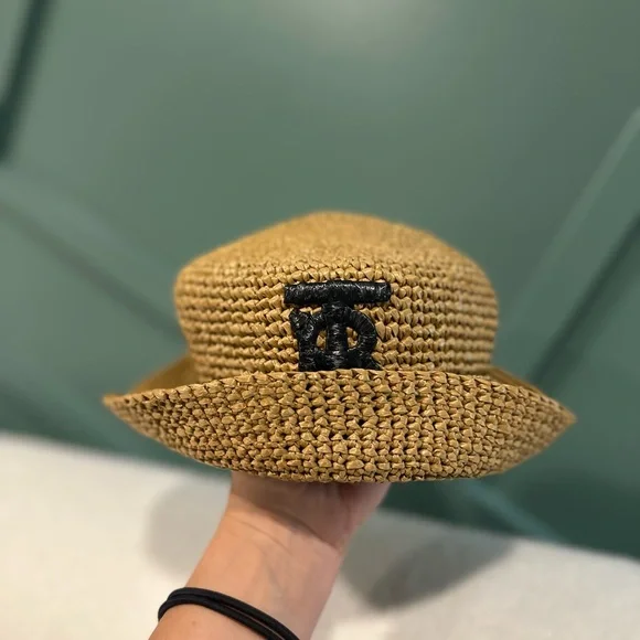 Burberry TB raffia-effect bucket hat display picture 1